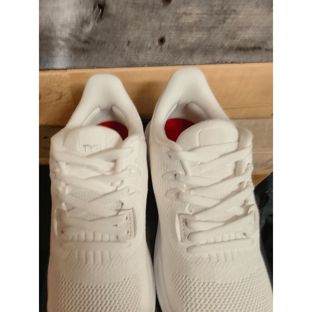 TYR Techknit RNR-1 Trainer Running Shoes White Men’s 5 / Women’s 6.5 NIB - Picture 2 of 7